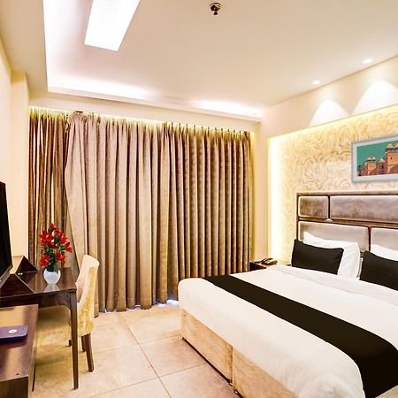 Super Townhouse Pitampura West Enclave Hotel Deli Exterior foto