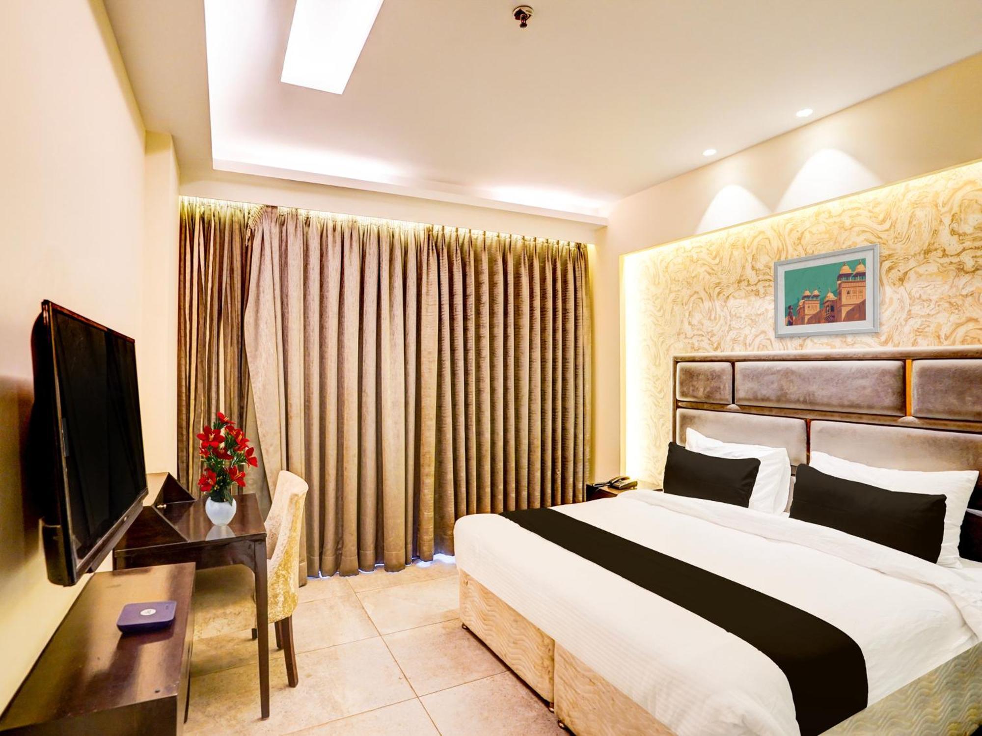 Super Townhouse Pitampura West Enclave Hotel Deli Exterior foto